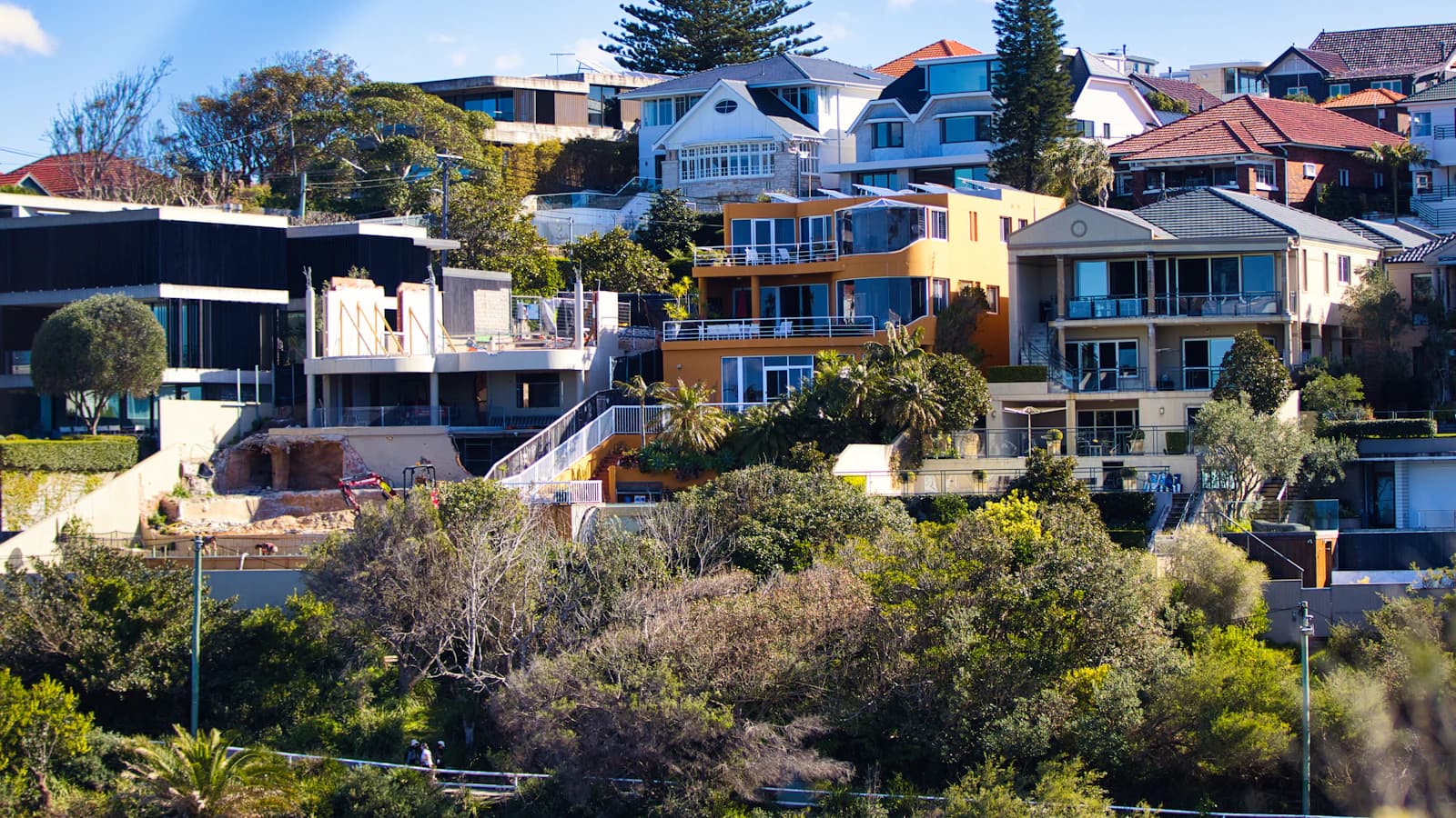 Drainage rules for sloping coastal sites